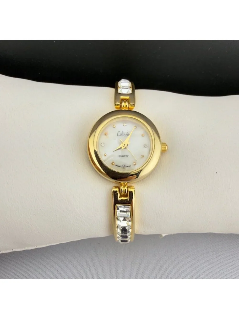 Vintage Rhinestone Gold Tone Womens Bracelet Watch Collezio Works New Battery